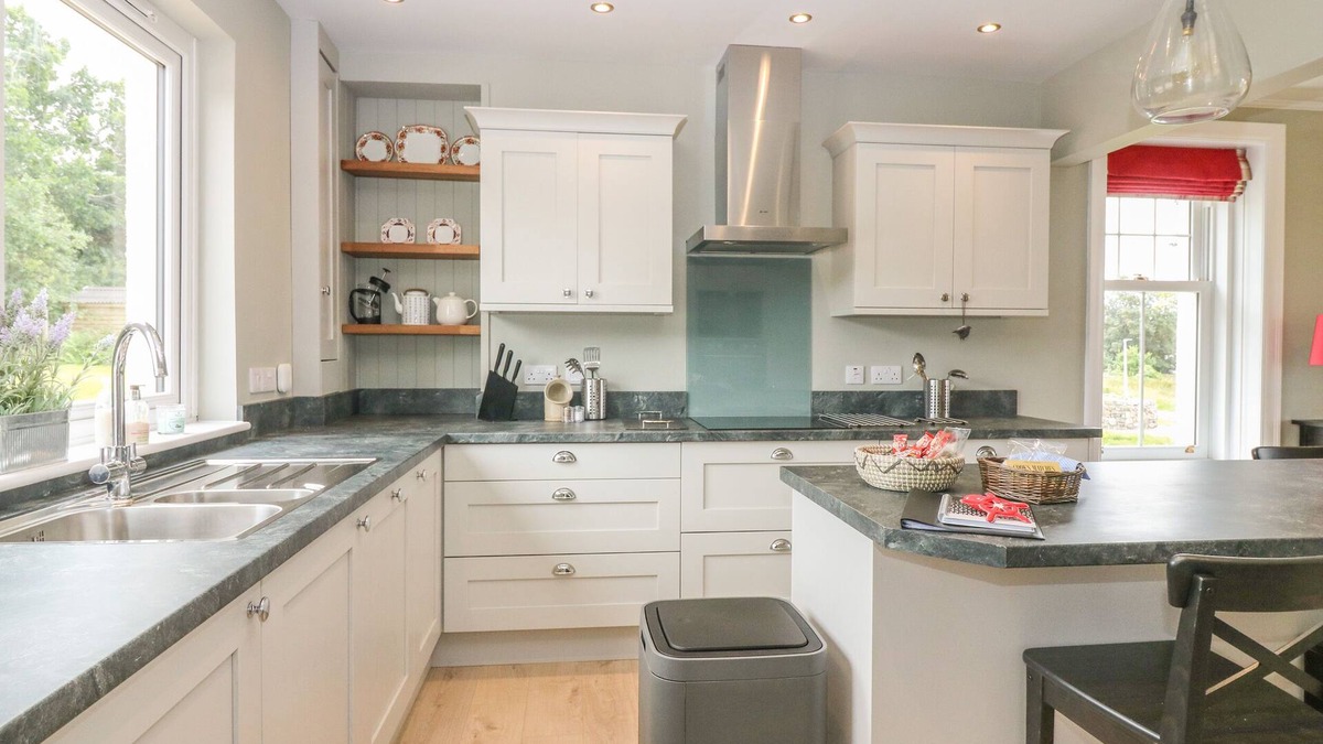 Arisaig House | TULLOCHGORM, pet friendly, country holiday cottage in Arisaig