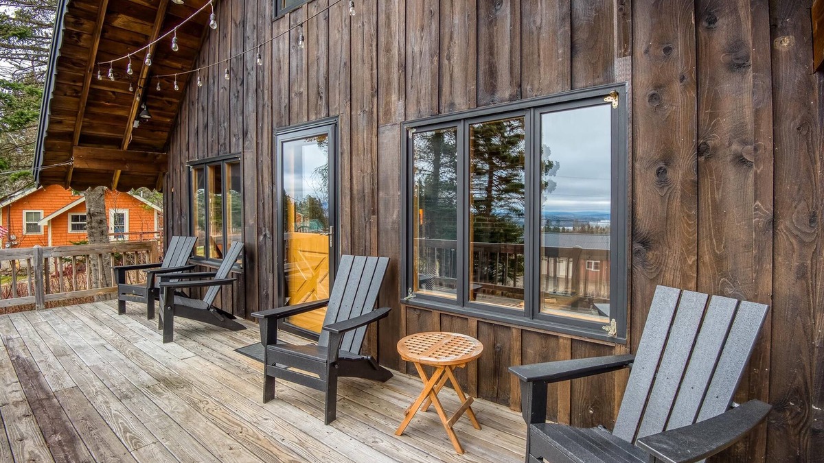 Rangeley House | Tumblehome Cabin | Chalet just a mile from downtown Rangeley and 6 miles to Saddleback