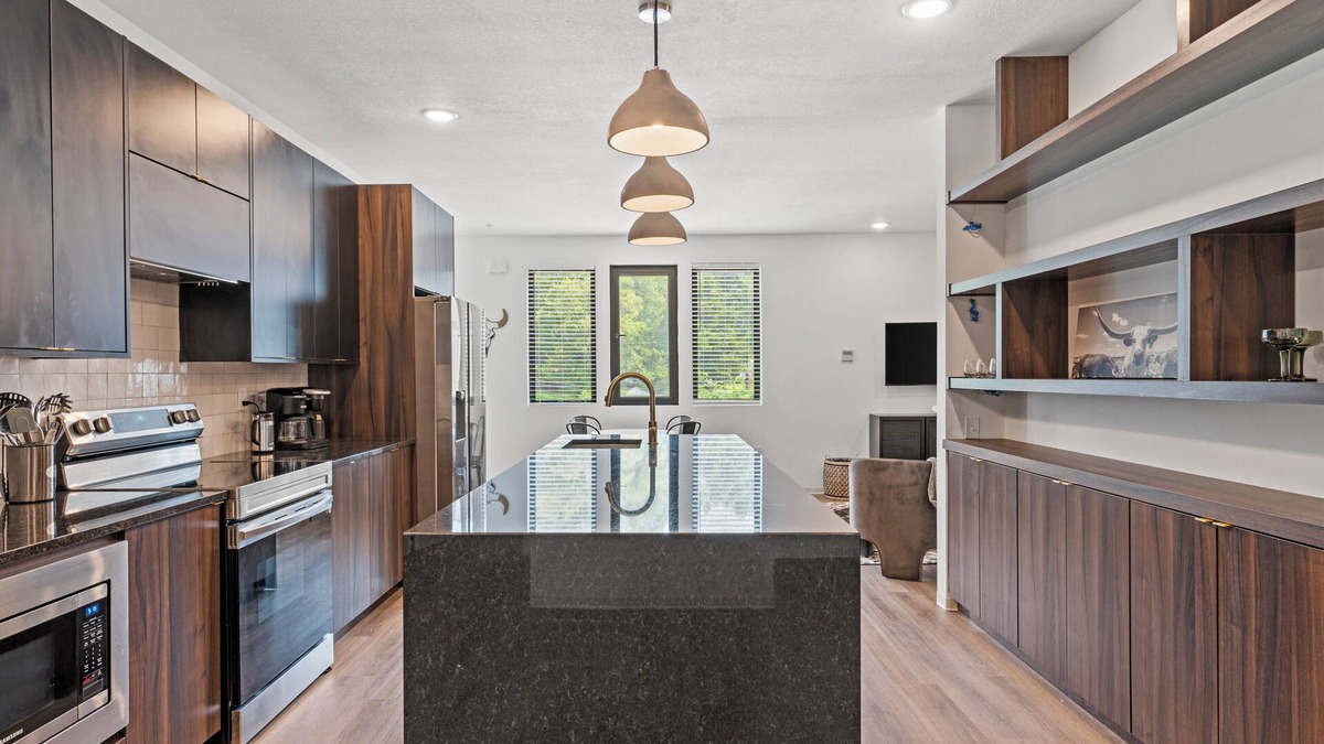 Shawnee Apartment | Tumbleweed - Walkable + Dog Park + Balcony + Garage