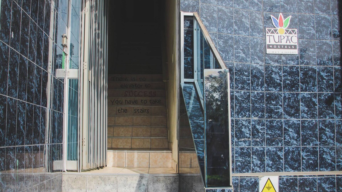 EL Trebol 5 etapa Hostel | Tupac Hostel - Lima Airport