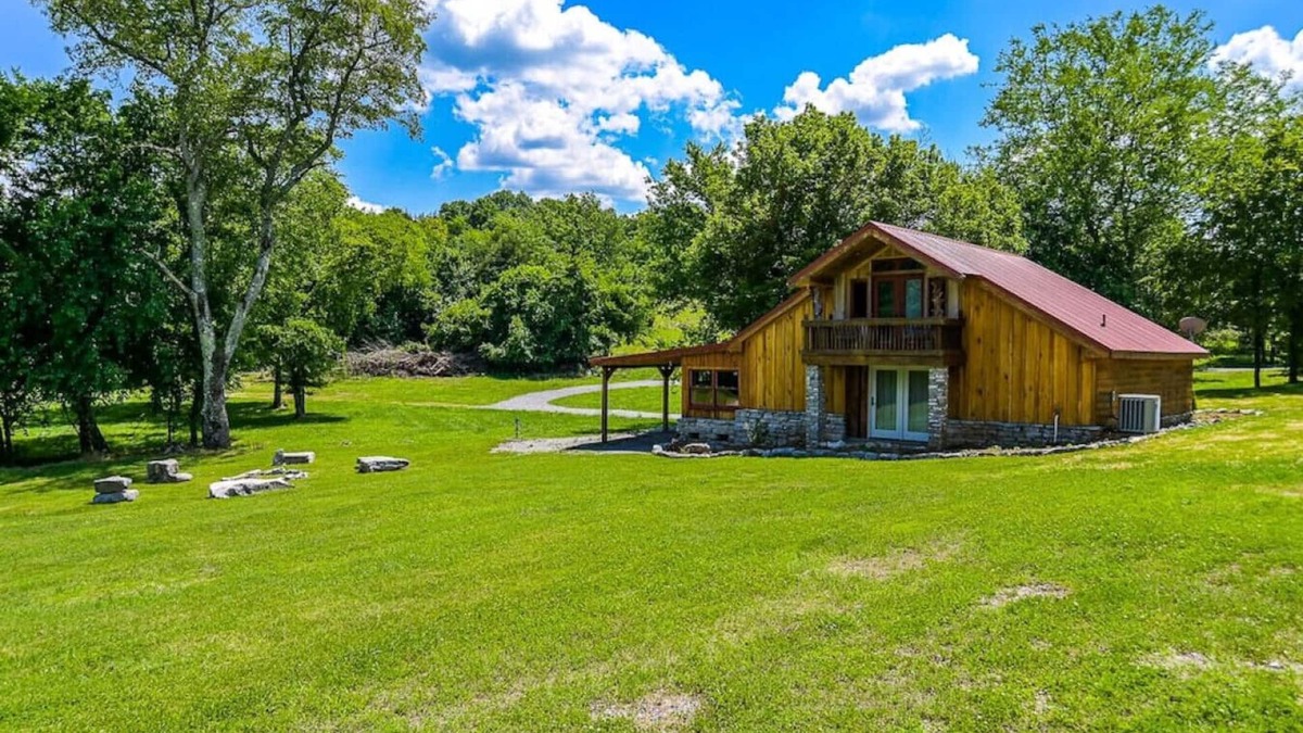 Fayetteville Other | TURKEY CREEK | Cozy Cabin Near Jack Daniels & More