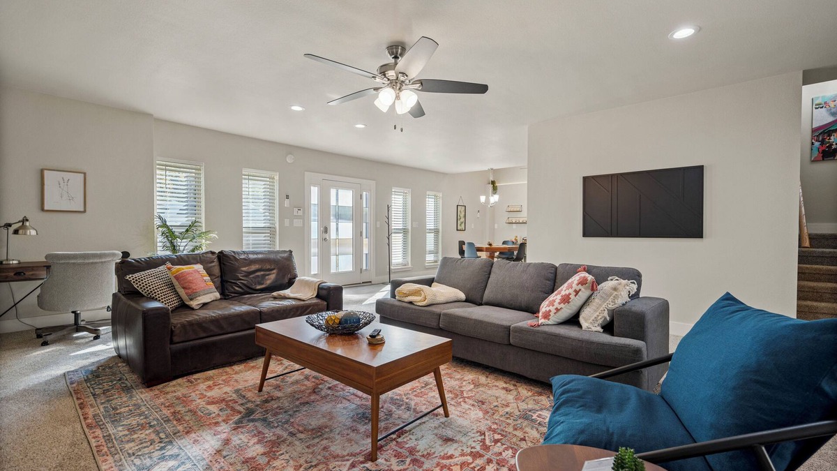 Tulsa House | Turkey Mountain Bungalow - Walk to the Trails
