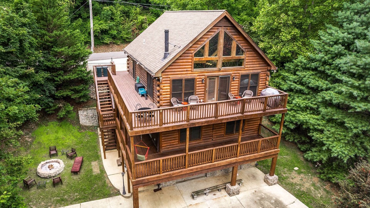 Lancaster Cabin | Turkey Ridge (Dog-Friendly)