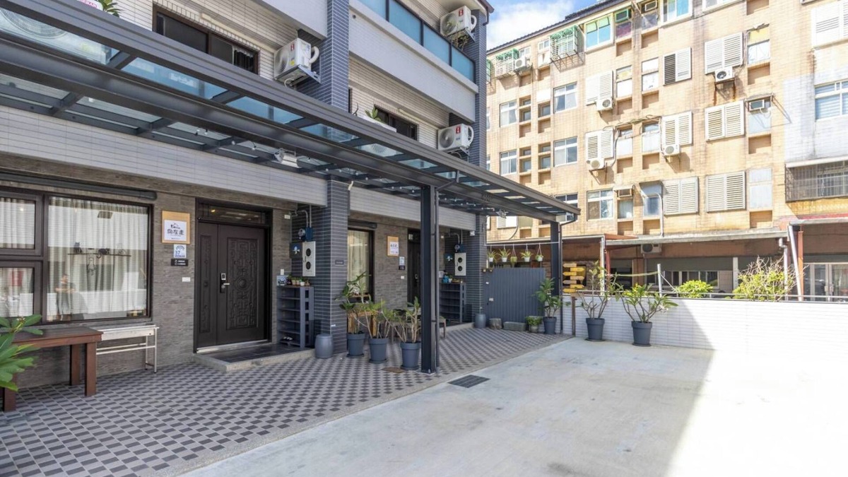 Wujie Bed & Breakfast | Turn Right Home