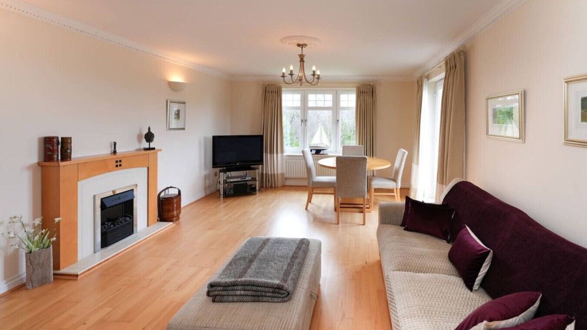Turnberry Apartment | Turnberry Apartments 2G