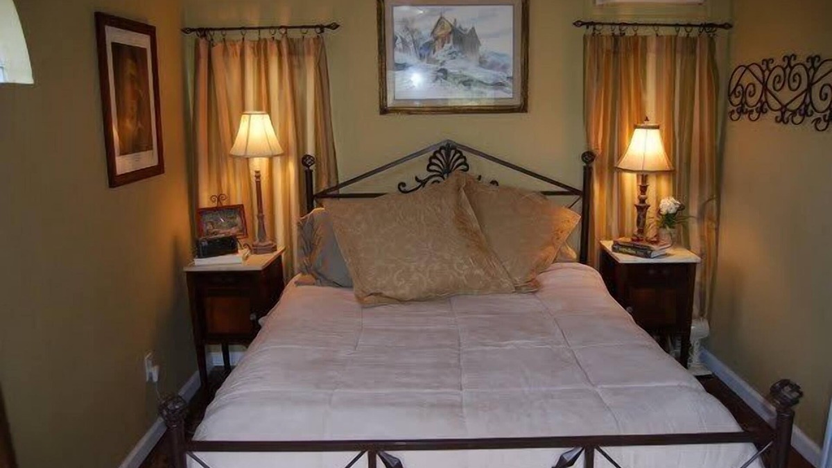 Davis Cabin | Turner Falls