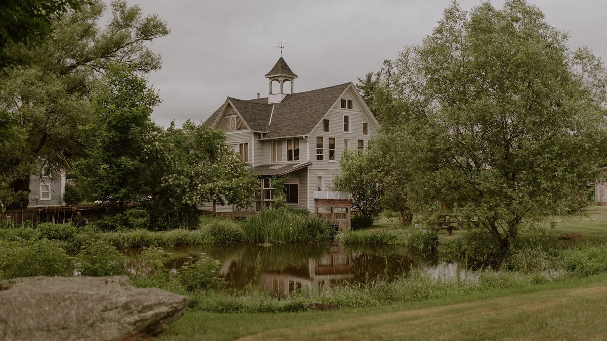 Bloomville House | Turquoise Barn Catskills 1800s Carriage House Barn w/Pond/Mtns on 13 acres