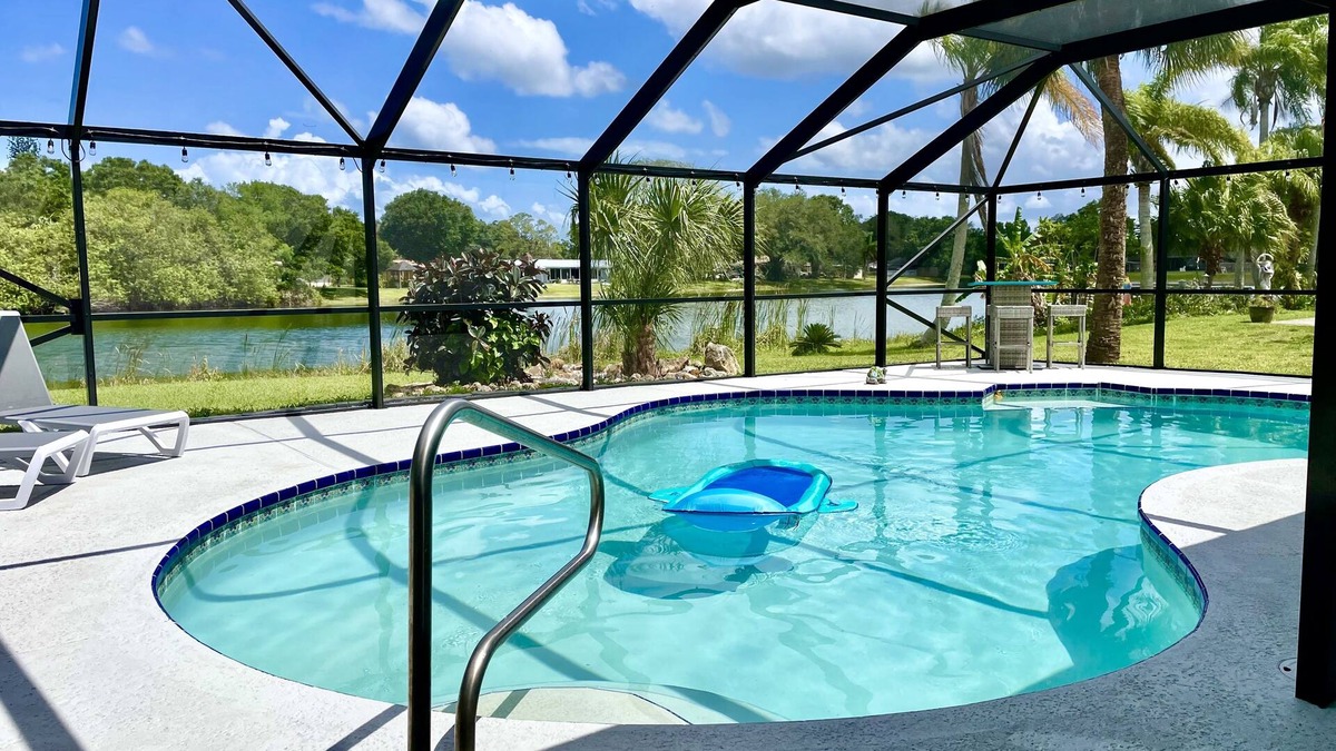 Lakewood Park House | Turquoise Turtle - Private Heated Pool: Relax & Enjoy
