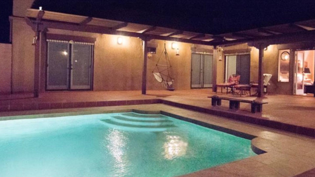Indio Hills Bed & Breakfast | Turtle Back Mesa Bed & Breakfast