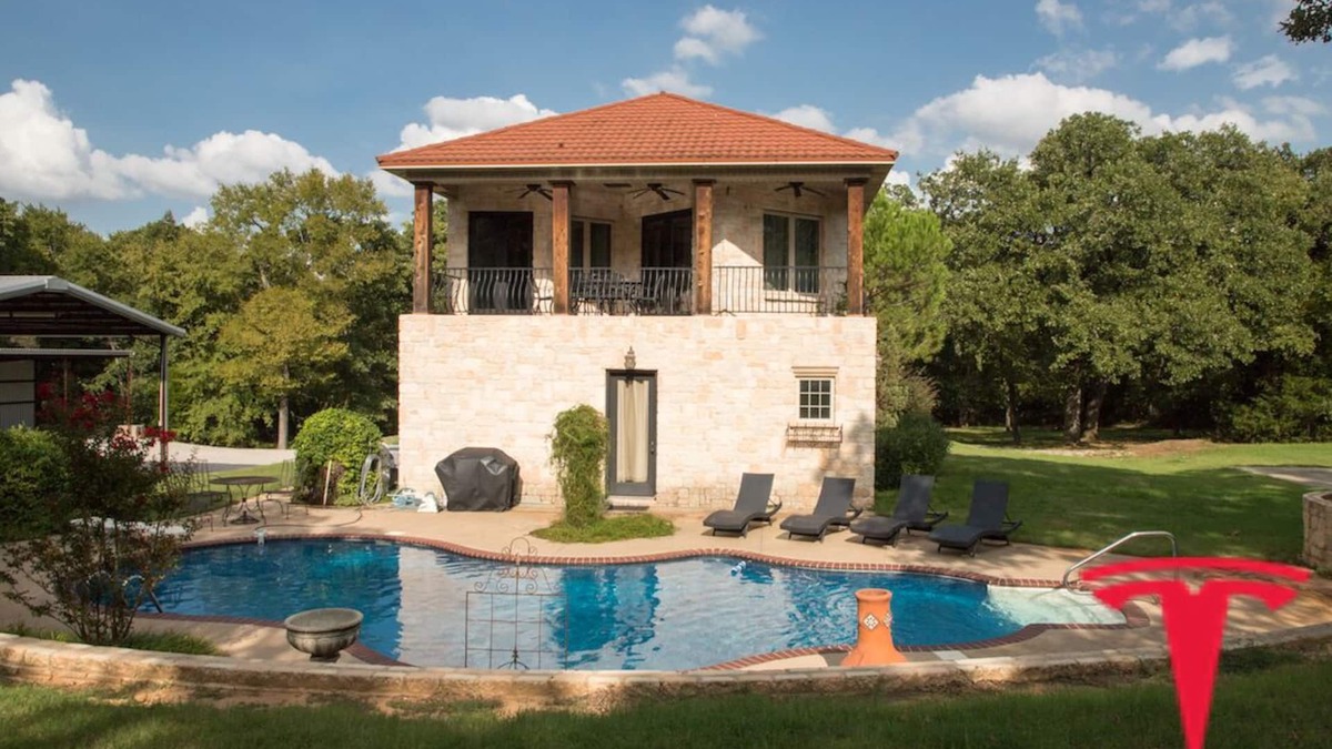 Ardmore House | TUSCAN ON 16 ACRES BY LAKE MURRAY, WITH POOL/HOT TUB & TOY PARKING, EV CHARGER