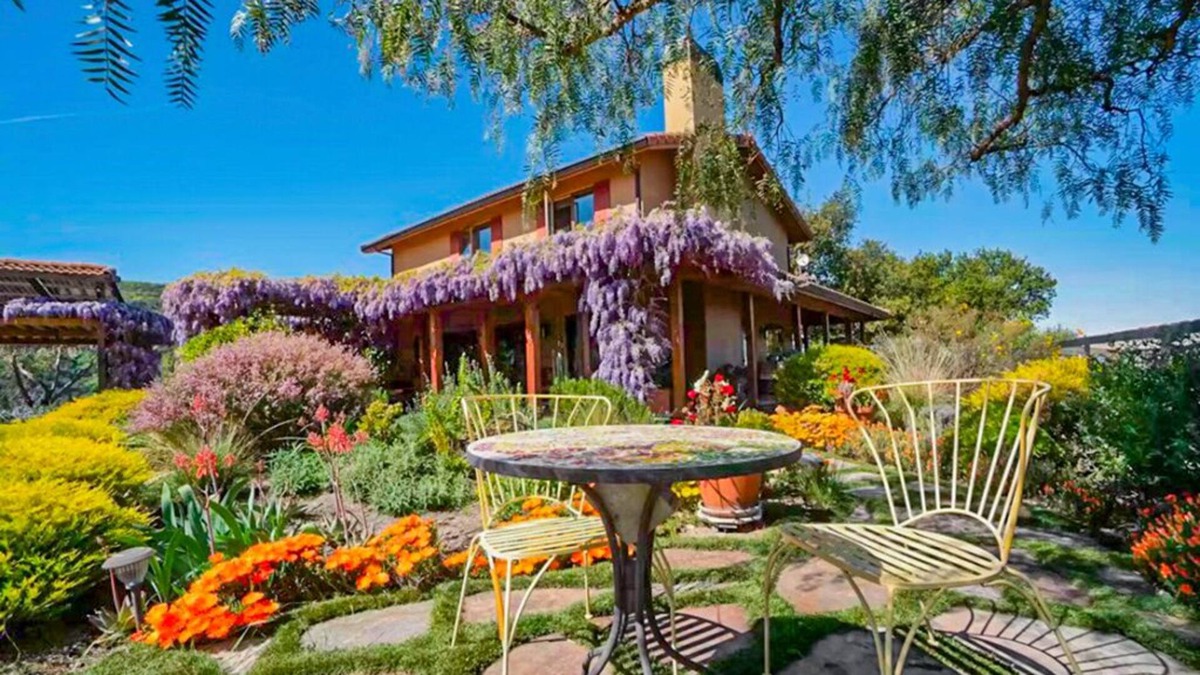 Carmel Valley House | Tuscan-style Retreat In The Country With 360 Views