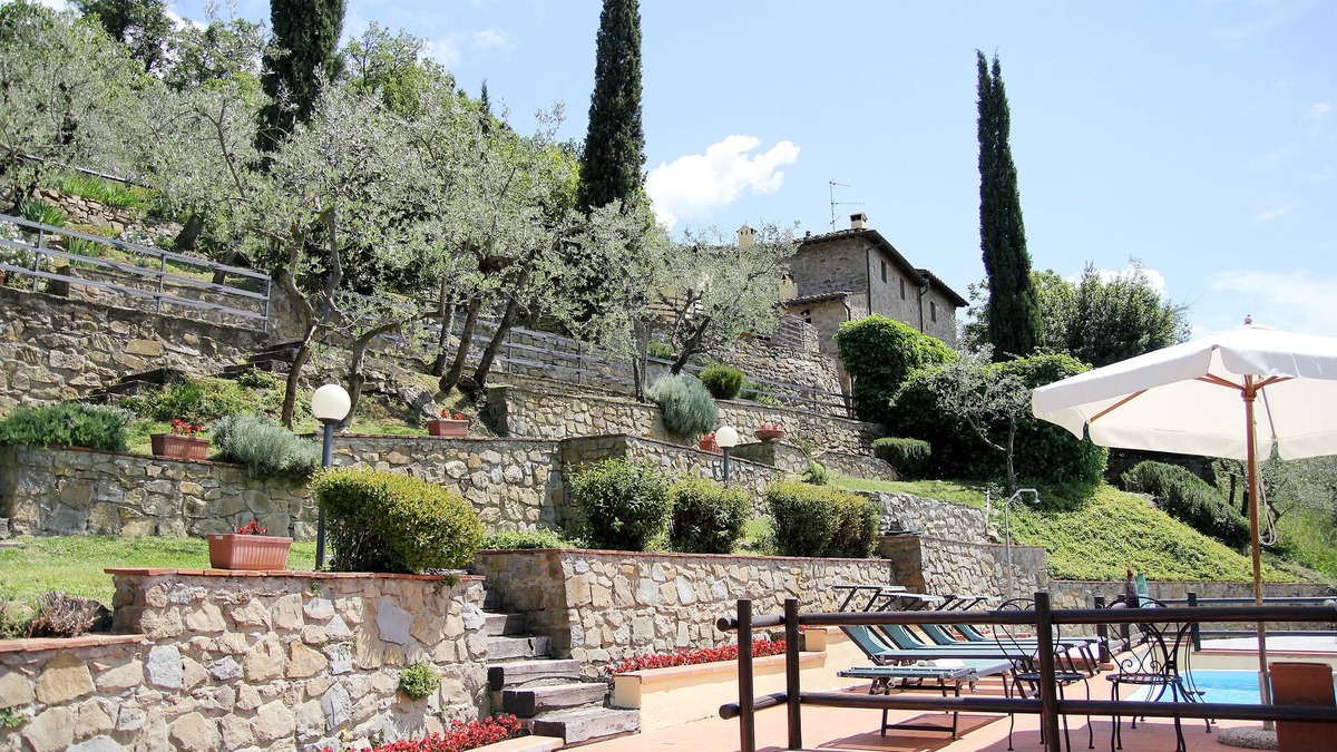 Loro Ciuffenna Villa | Tuscan villa in the Chianti hills