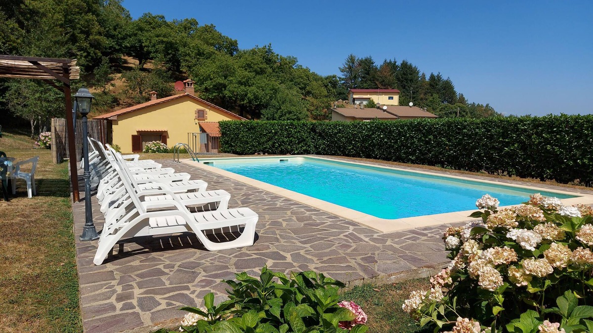 Arcidosso Villa | Tuscan villa with private pool and garden overlooking Mount Amiata