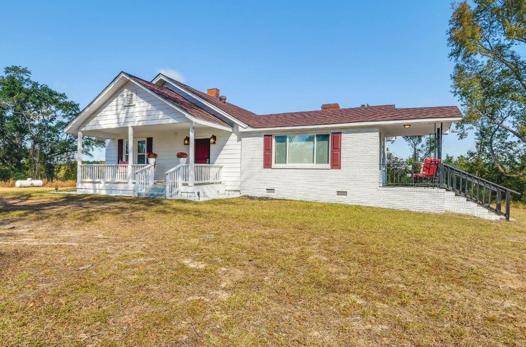 Macon County House | Tuskegee Countryside Retreat on 7 Acres!