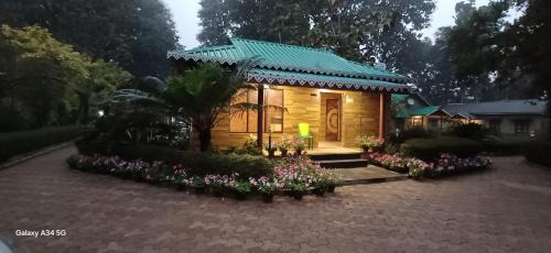 Neora Hotel | Tuskers Den Forest Resort