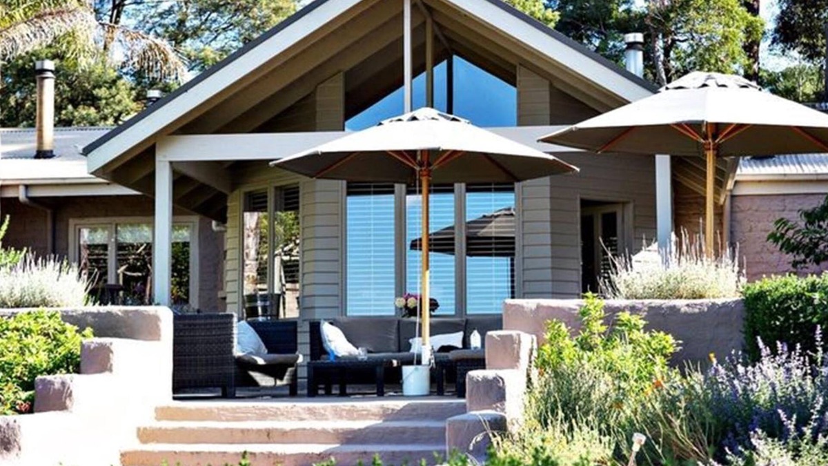 Merricks North House | Tussie Mussie Vineyard Retreat Lodge - 3 Bedrooms