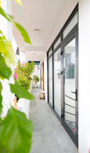 Doi Can Apartment | TV-Netflix STU 302 Near Uncle Ho's Mausoleum