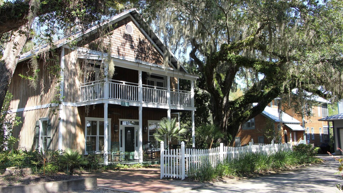 Steinhatchee House | Twelve Oaks in the Landings! Perfect for Entertaining! 4 BR-4BA - Sleeps 12