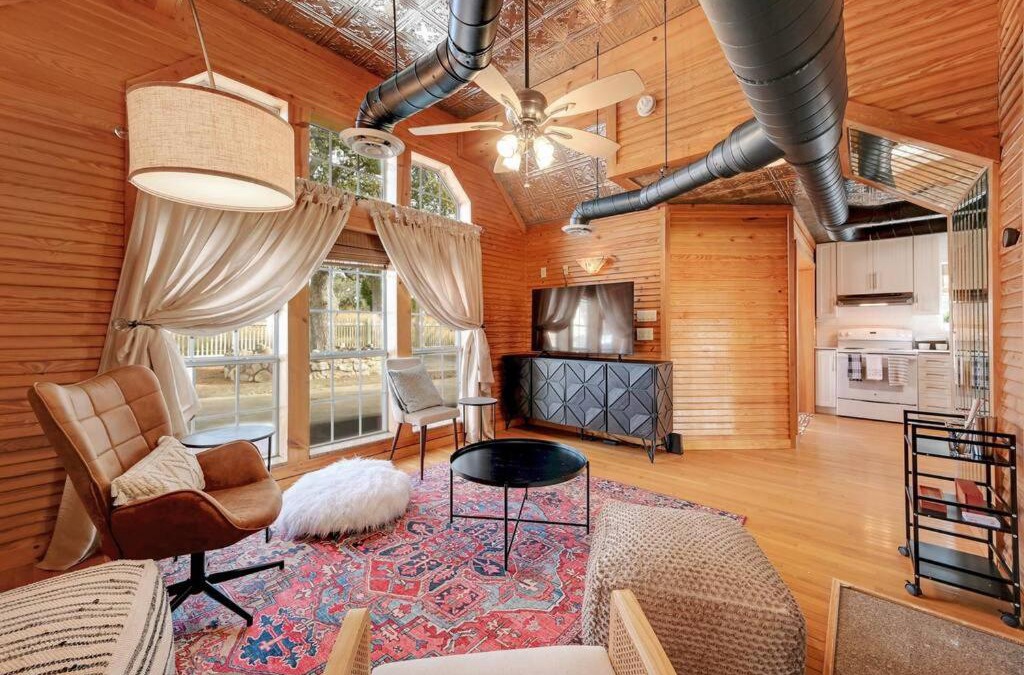 Fredericksburg House | Twilight Ranch - 6 acre ranch w/hot tub and dog friendly!