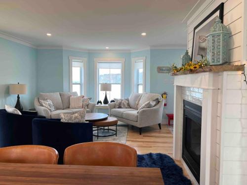 Crow Head Villa | Twillingate Retreat