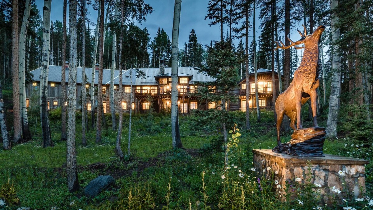 Telluride House | TWIN ELK- Luxury Estate, Game Room, Hot Tub, Easy ski Access