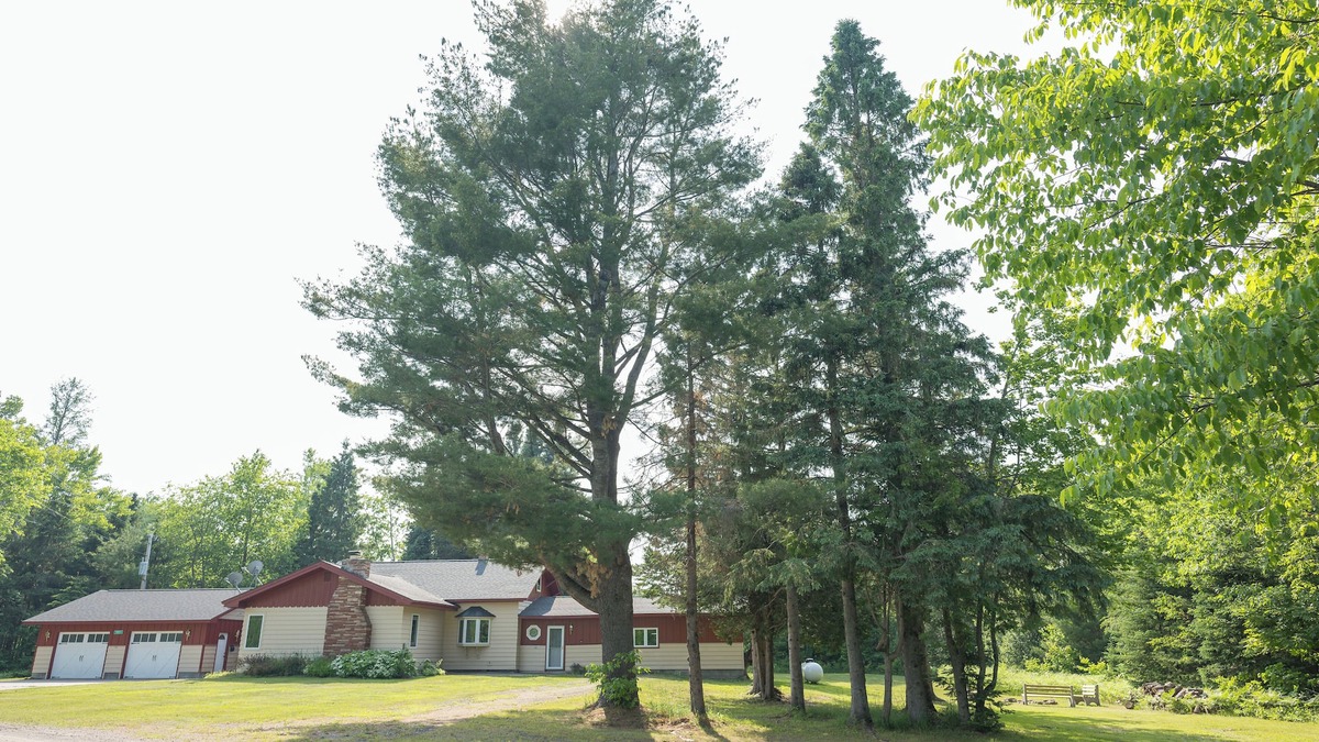 Toivola House | Twin Lakes Recreation Get-a-way