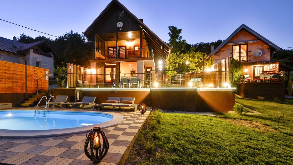 Sveti Ivan Zelina House | Twin Oasis Retreat with Pool & Spa, Sveti Ivan Zelina, Croatia