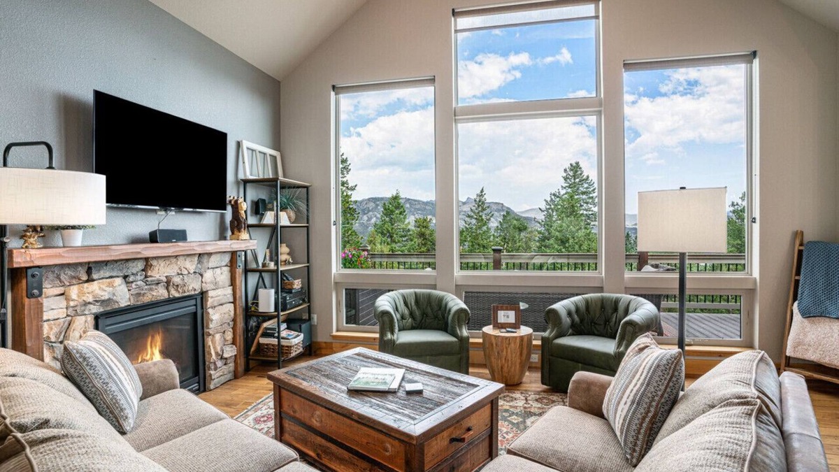 Estes Park House | Twin Owls Mt Retreat Luxury 4Bed, Views, Game Room, A/C