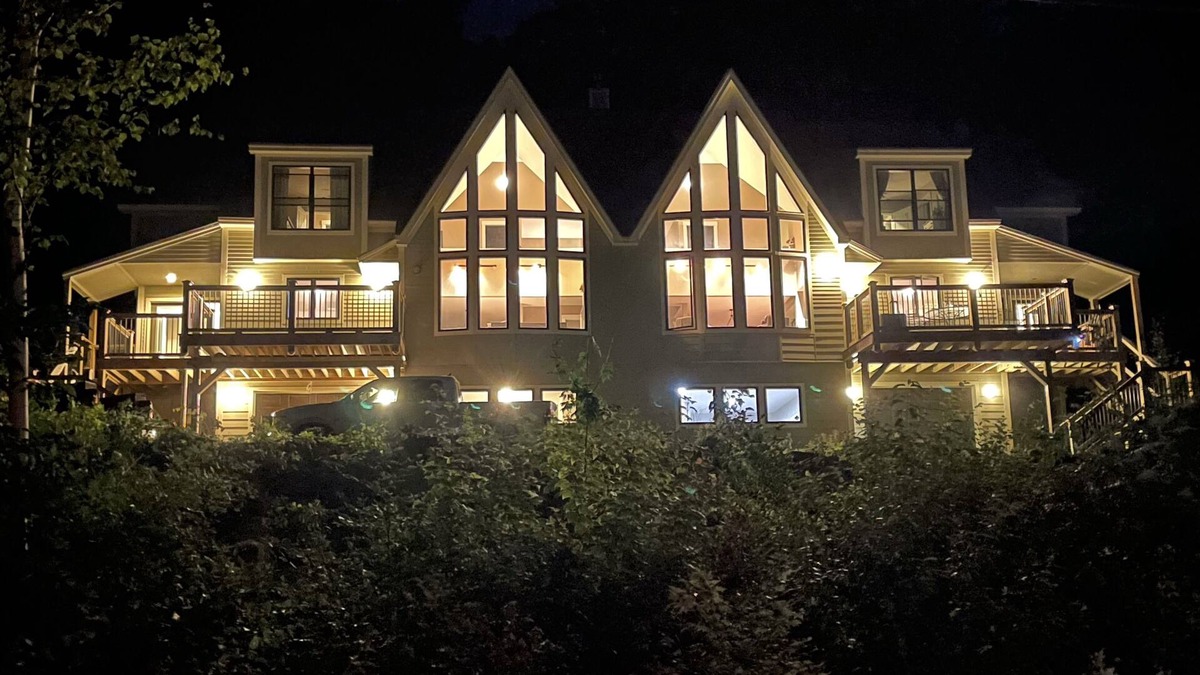 Sunday River Area House | Twin Peaks - Combined two unit mirrored duplex; sleeps 20, two hot tubs, two theater rooms