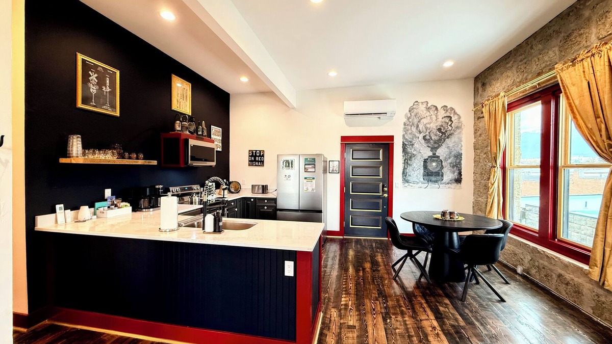 Enterprise Condo | Twin Peaks is part of the Litch Hotel: fully equipped,Luxury vacation rental condos
