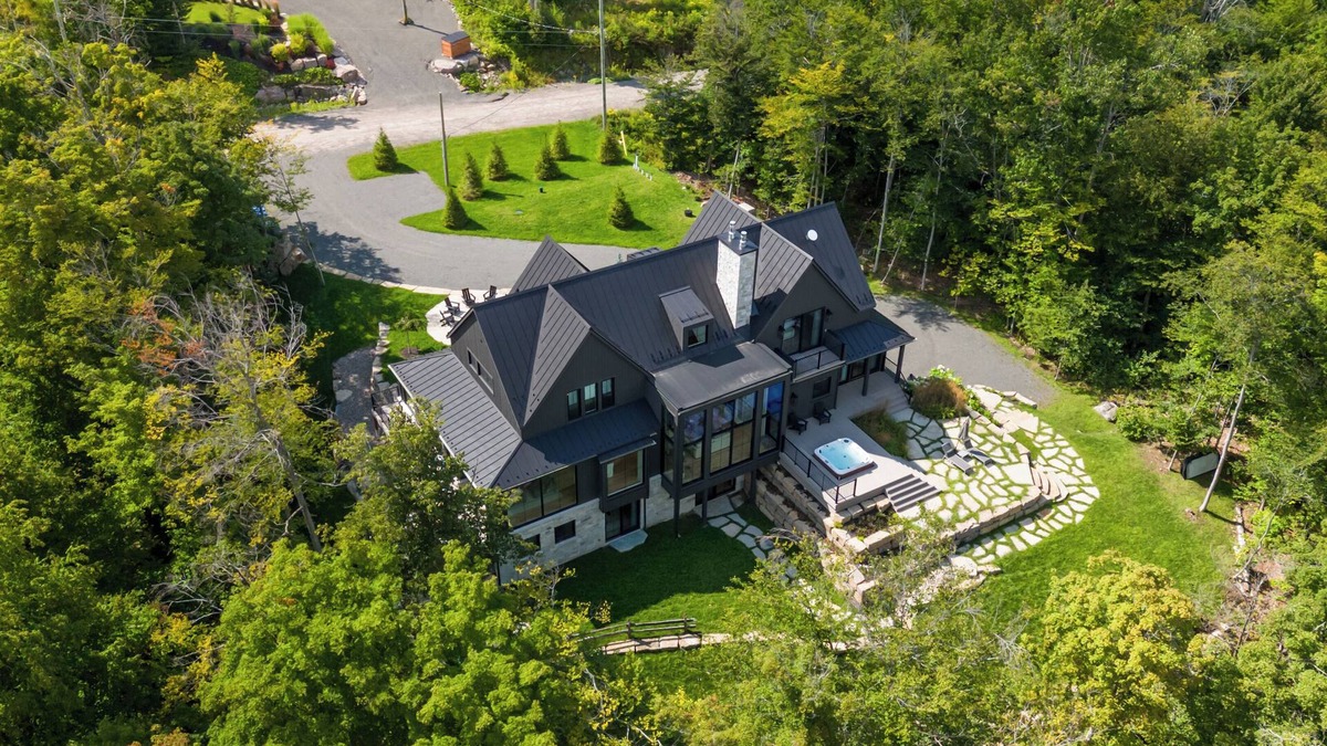 Morin Heights House | TWIN PEAKS - LUXURY 5BR SKI-IN/SKI-OUT