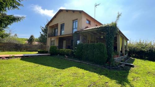 Arzua House | Twin Pines Camino Norte