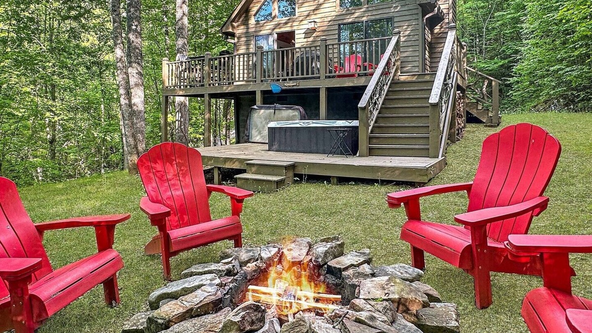 Robbinsville Cabin | Twin Pines - Free Brewery Tour Passes - Secluded Cabin - Convenient to Fontana