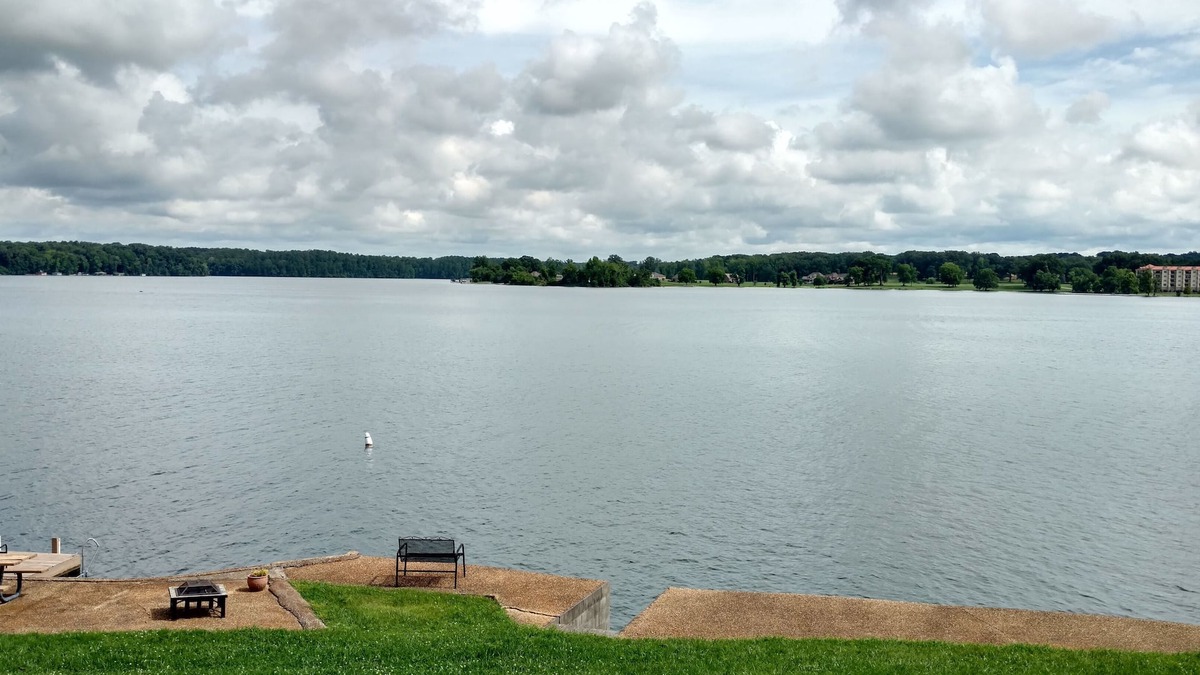 Rogersville House | Twin Rivers Cabin of Rogersville “Fisherman’s Paradise"