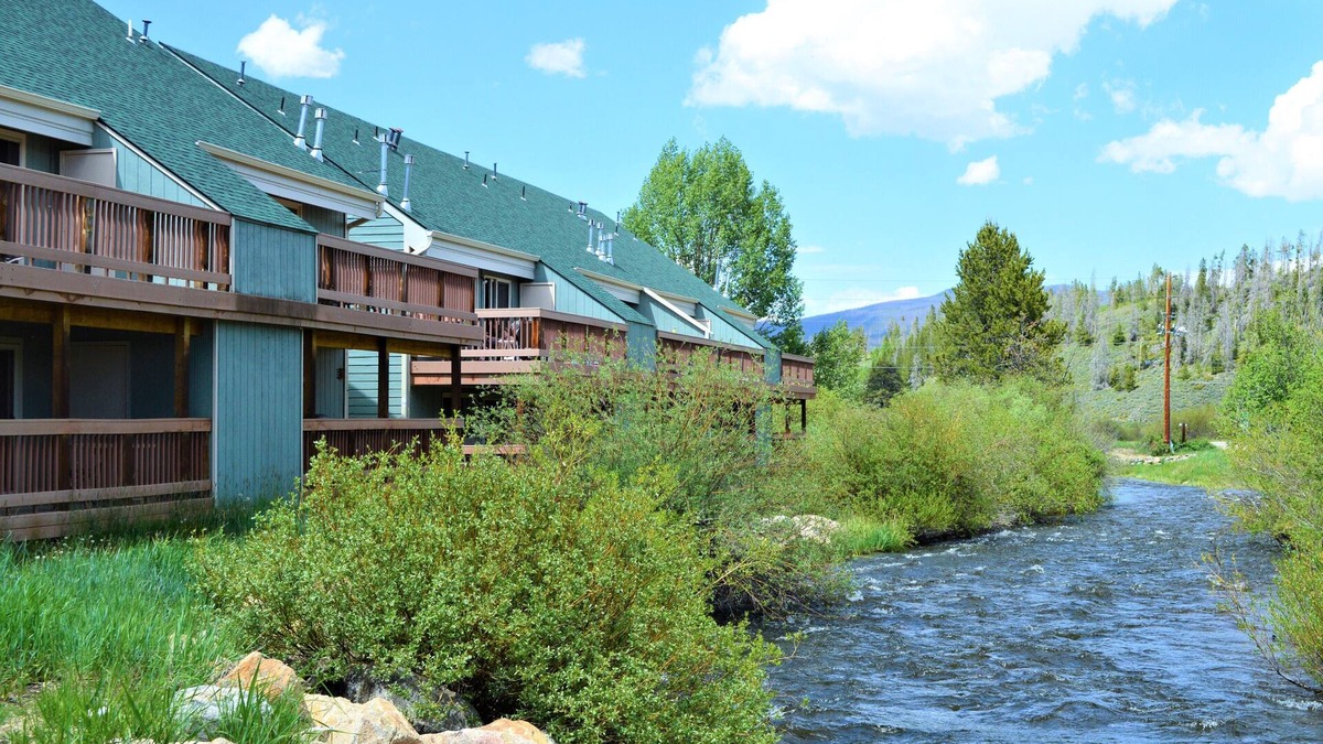 Fraser Condo | Twin Rivers Condominiums by Alderwood Colorado Management