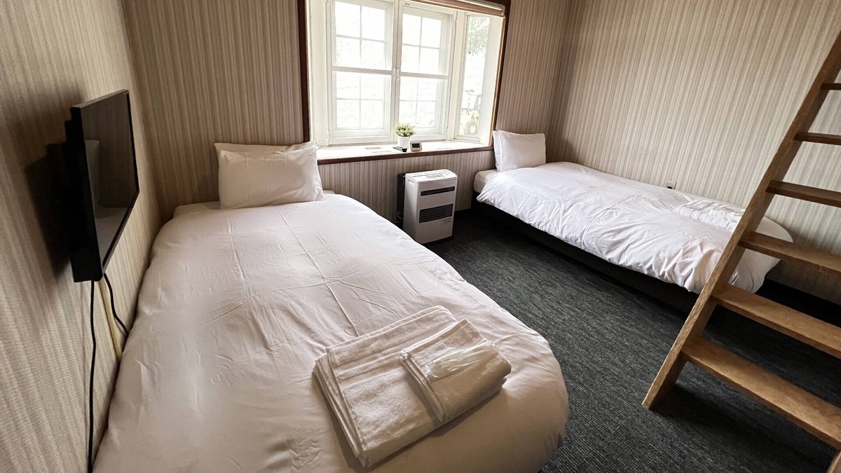 Kitaazumi-gun Cottage | Twin Room / Kitaazumi-gun Nagano