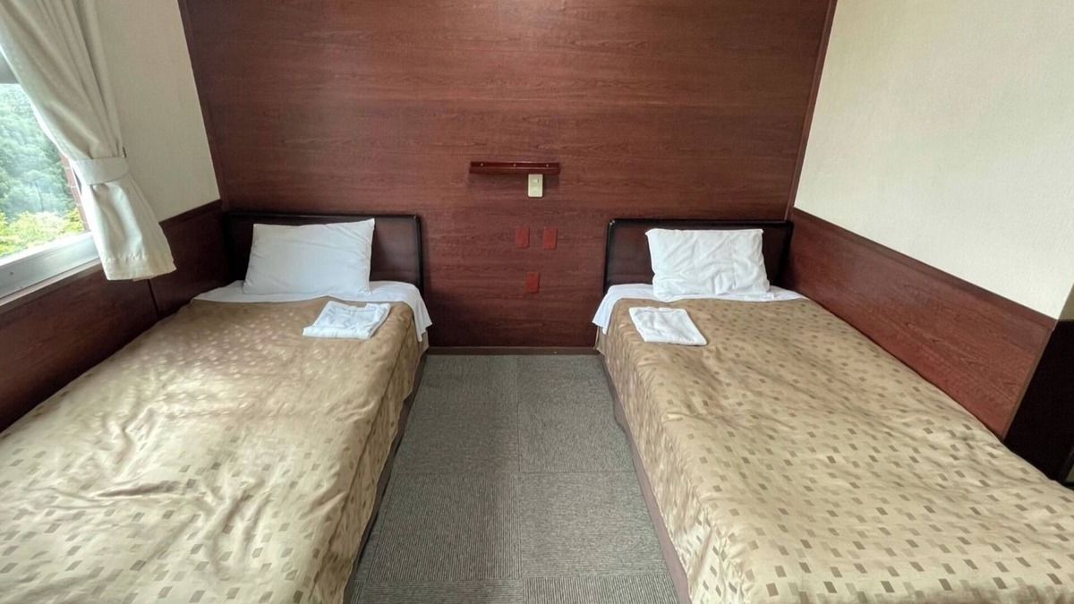 Fuji Hotel | Twin room nonsmoking Room only plan 1 minute b/Fuji Shizuoka