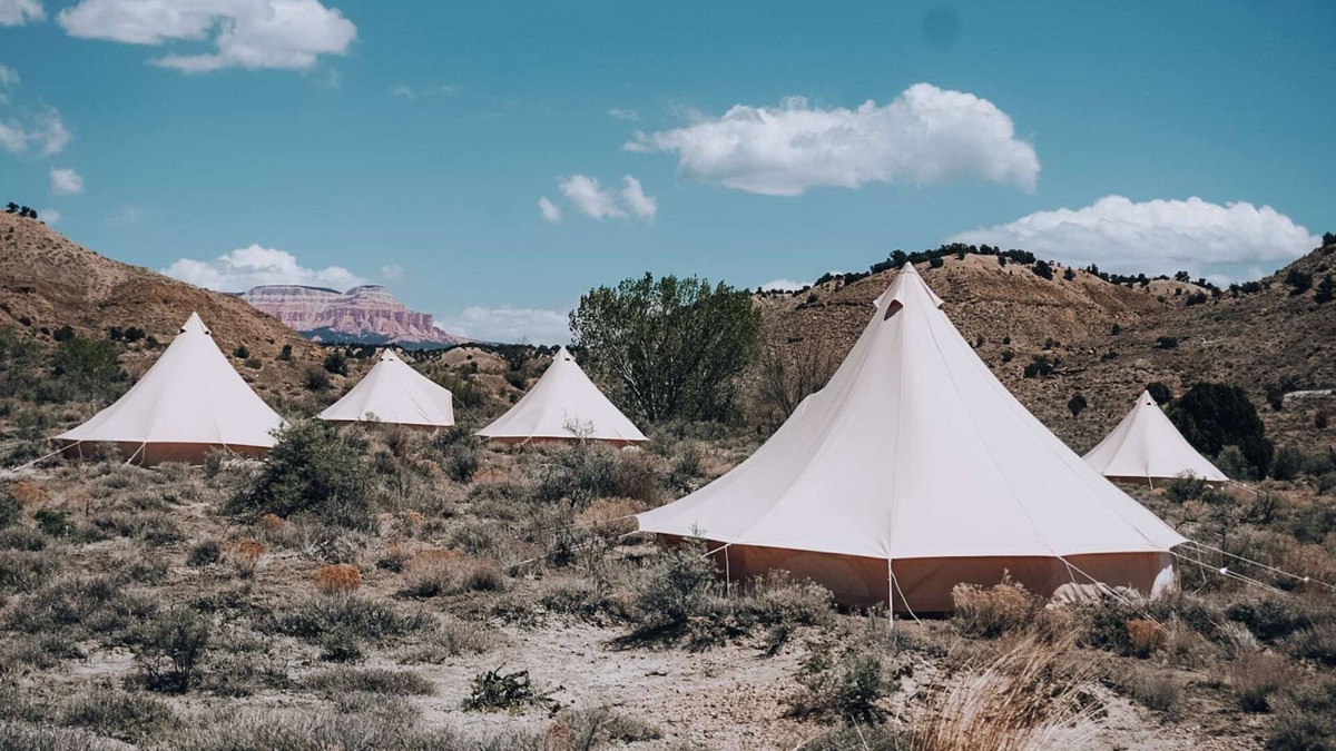Tropic House | Twin Tent w/Shared Bathroom - Beauty awaits you just past the red cliffs.