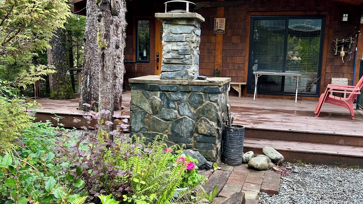 Port Renfrew Cabin | 🌲Twin Tree Cabin in Magical Port Renfrew