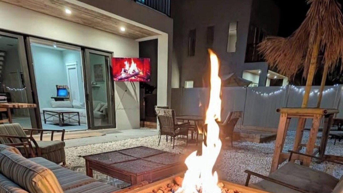 Gillespie Park House | Twin Villas for Groups near Downtown SRQ