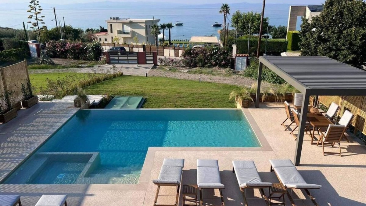 Polichrono Villa | Twin Villas