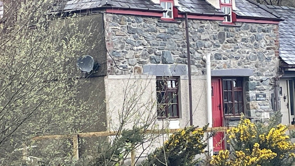 Llanberis House | Twll Gwyuthwch