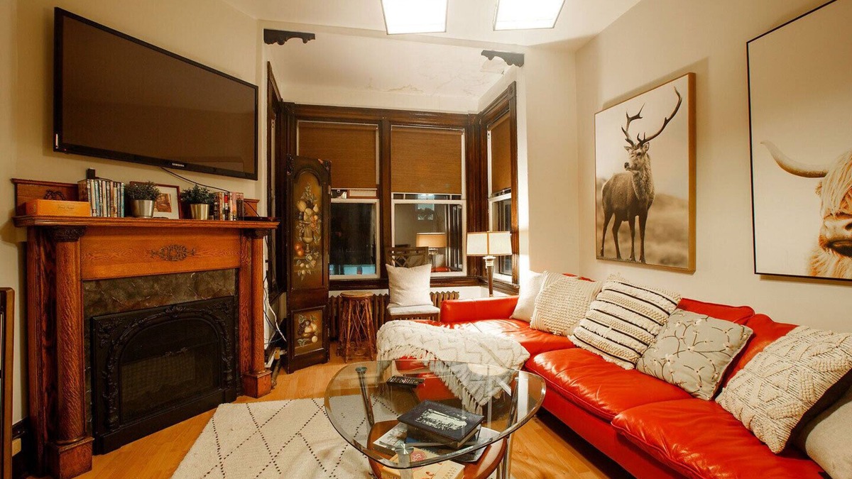 Queens Apartment | Two bedrms, living+dining, Kedgi Lodge nature themed suite