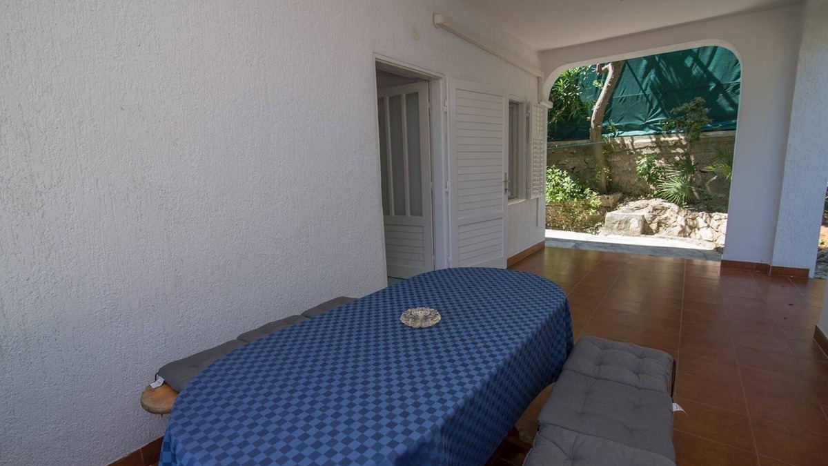 Veli Losinj Apartment | Two bedroom apartment with terrace Veli Lošinj, Lošinj (A-19700-c)