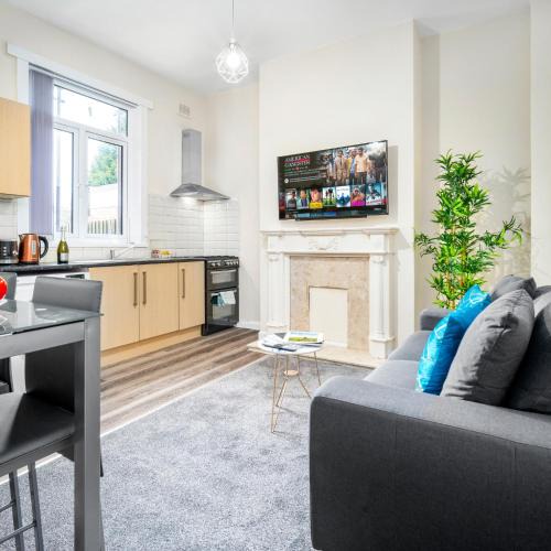 West Bromwich Apartment | Two Bedroom Apartment - West Brom - High Speed Internet - Parking WBA