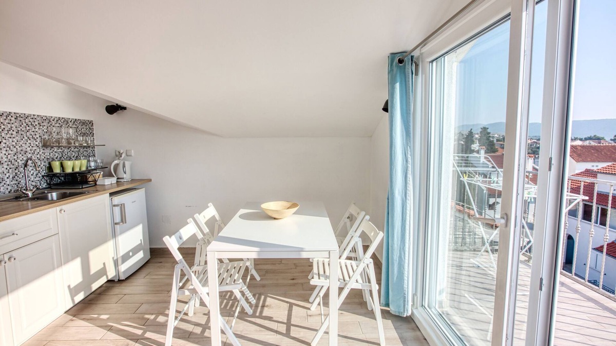 Zaboric Apartment | Two bedroom apartment near beach Žaborić, Šibenik (A-20082-i)