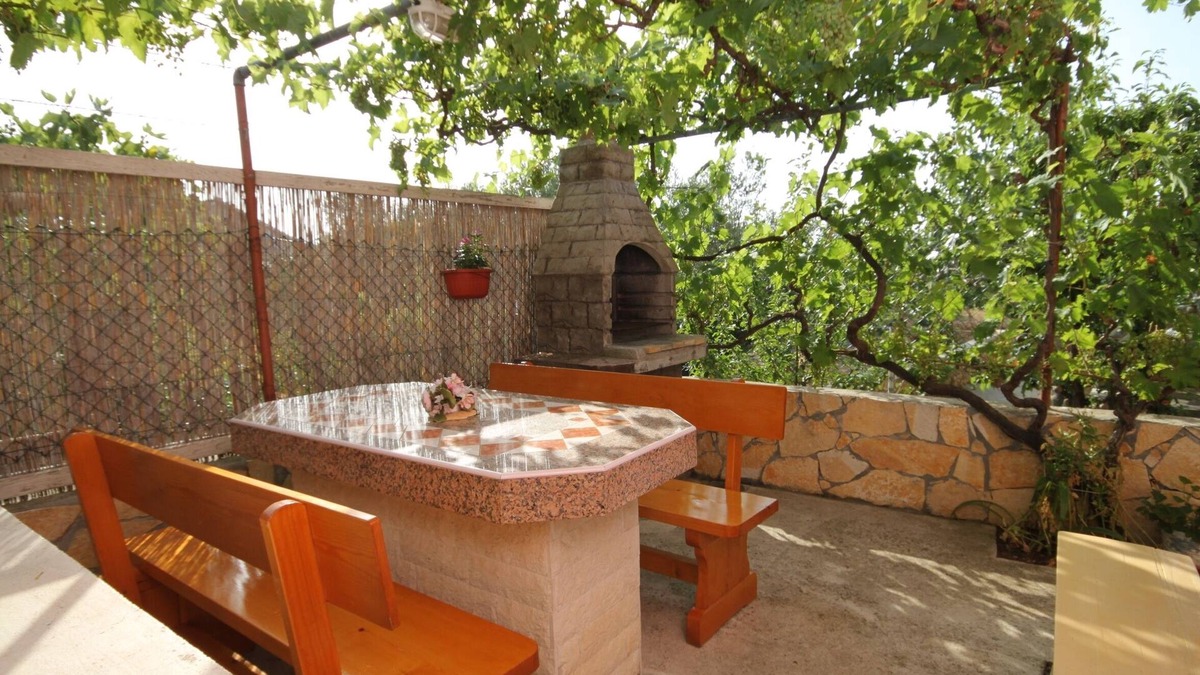 Kukljica Apartment | Two bedroom apartment with terrace Kukljica, Ugljan (A-8277-a)