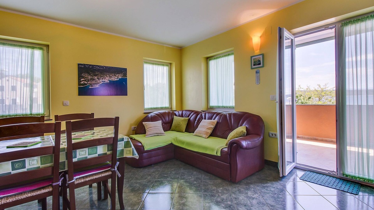 Nerezine Apartment | Two bedroom apartment with balcony and sea view Nerezine, Lošinj (A-11815-a)