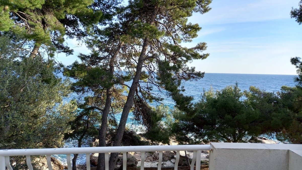 Ivan Dolac Apartment | Two bedroom apartment near beach Ivan Dolac, Hvar (A-21269-e)