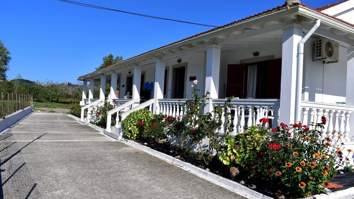 Ag. Georgios Apartment | Two bedroom apartment only 100m from one of the most beautiful beaches of Corfu.